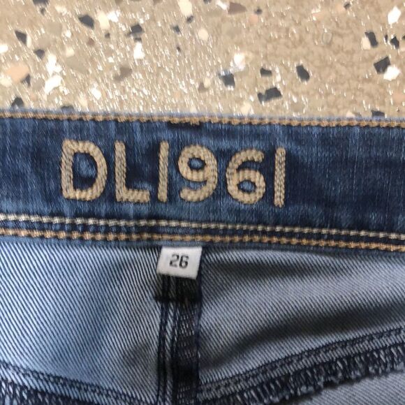 DL1961 Cindy Petite Slim Bootcut Jeans size 26 - Picture 5 of 9
